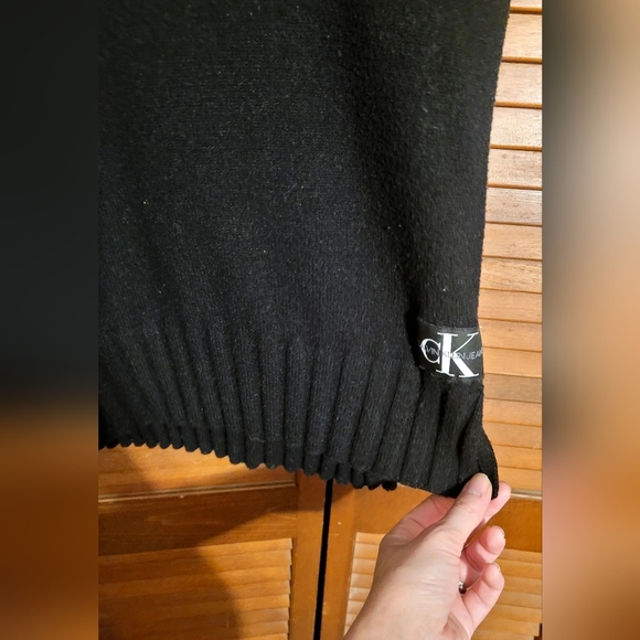 Calvin Klein Woman’s black Side Slits Hoodie Knitted Sweater. Size XS - Picture 8 of 9